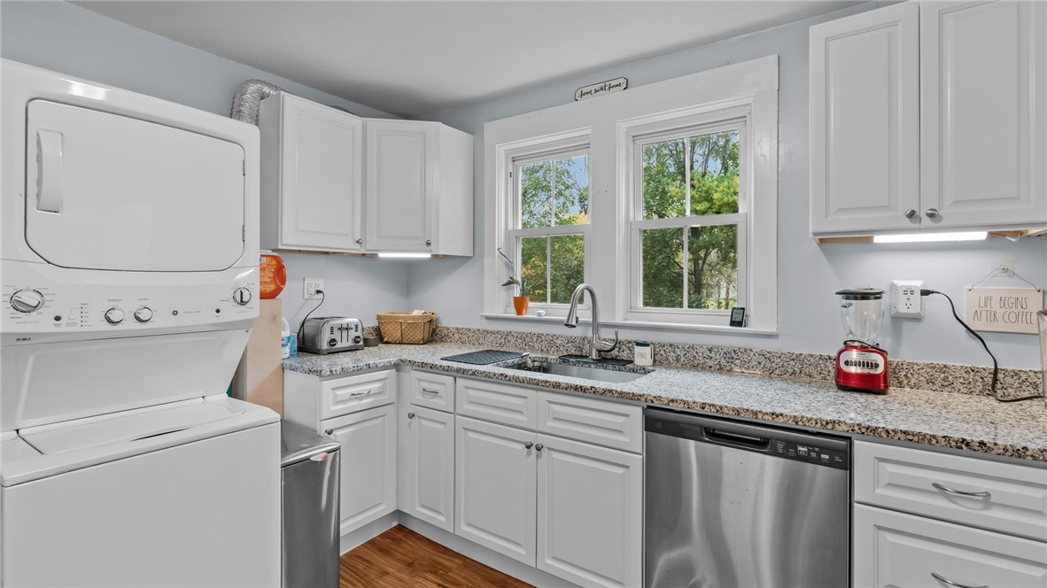 3 Chestnut Street Bristol, RI 02809 - Photo 10 of 42