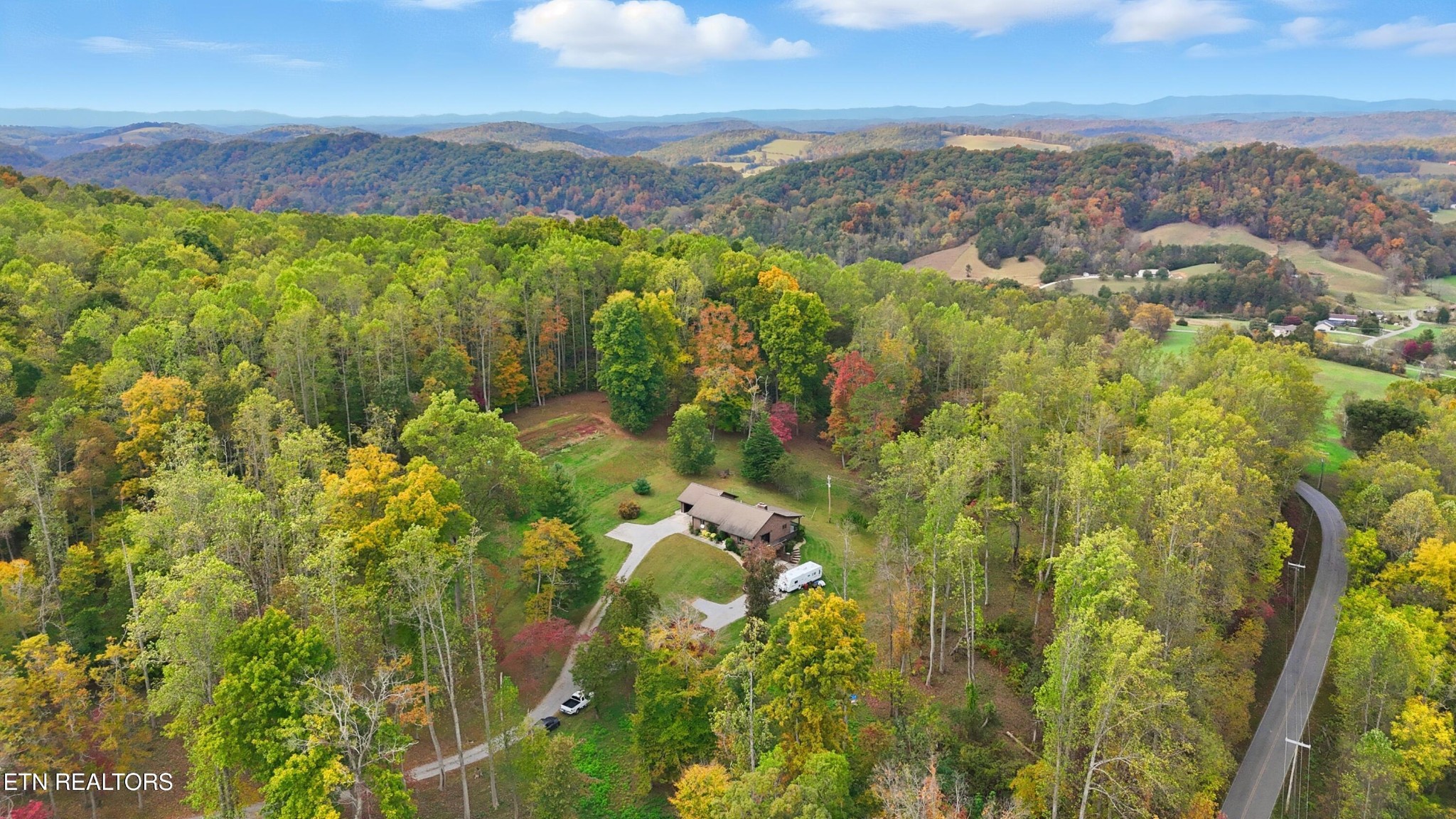 122 Fox Hunter Road Maynardville, TN 37807 - Photo 47 of 60 a view of lake and mountain
