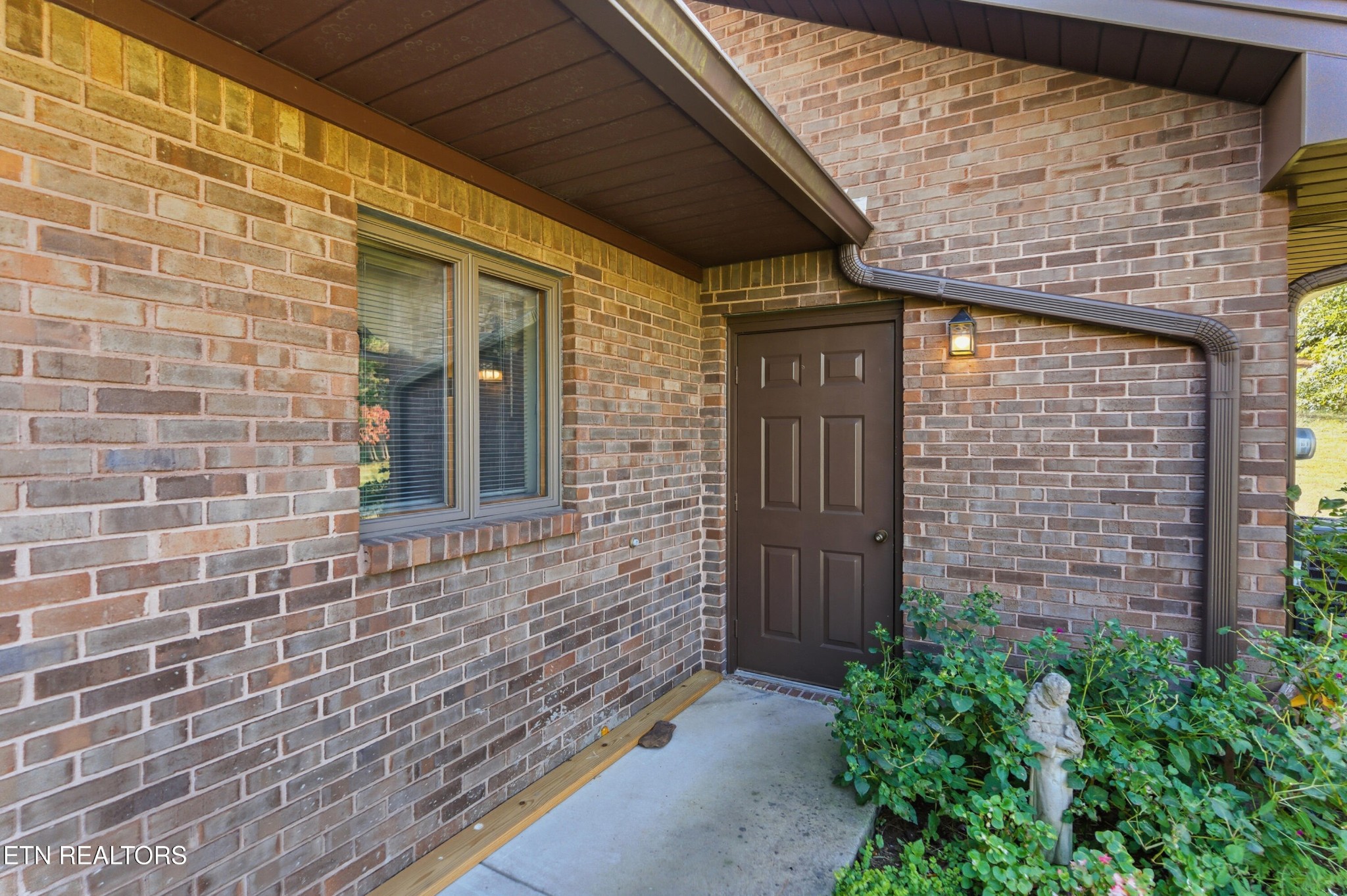 122 Fox Hunter Road Maynardville, TN 37807 - Photo 57 of 60 a view of front door of house with stairs