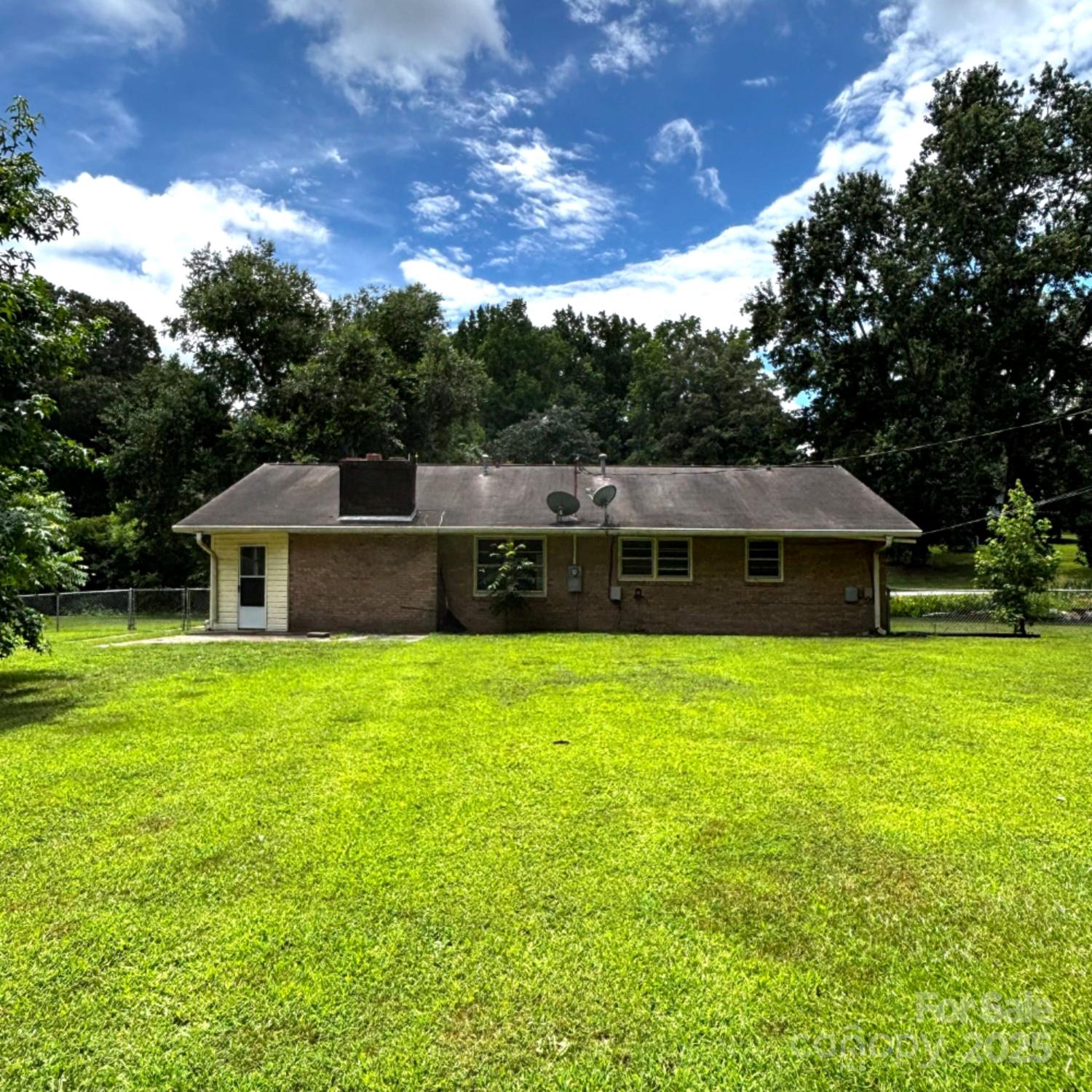 404 Sycamore Road Salisbury, NC 28147 - Photo 4 of 24 Gallery Image 4