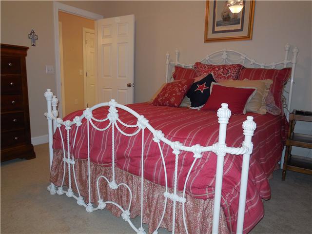 7100 Dale Ridge Road, Unit D4 Lancaster, TN 38569 - Photo 13 of 16 2nd bedroom is on the opposite side of the home which gives great privacy.
