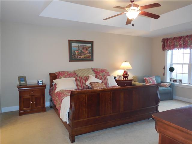 7100 Dale Ridge Road, Unit D4 Lancaster, TN 38569 - Photo 10 of 16 The windows let the light and view of nature burst forth into your wonderful Master! Love that trey ceiling too!