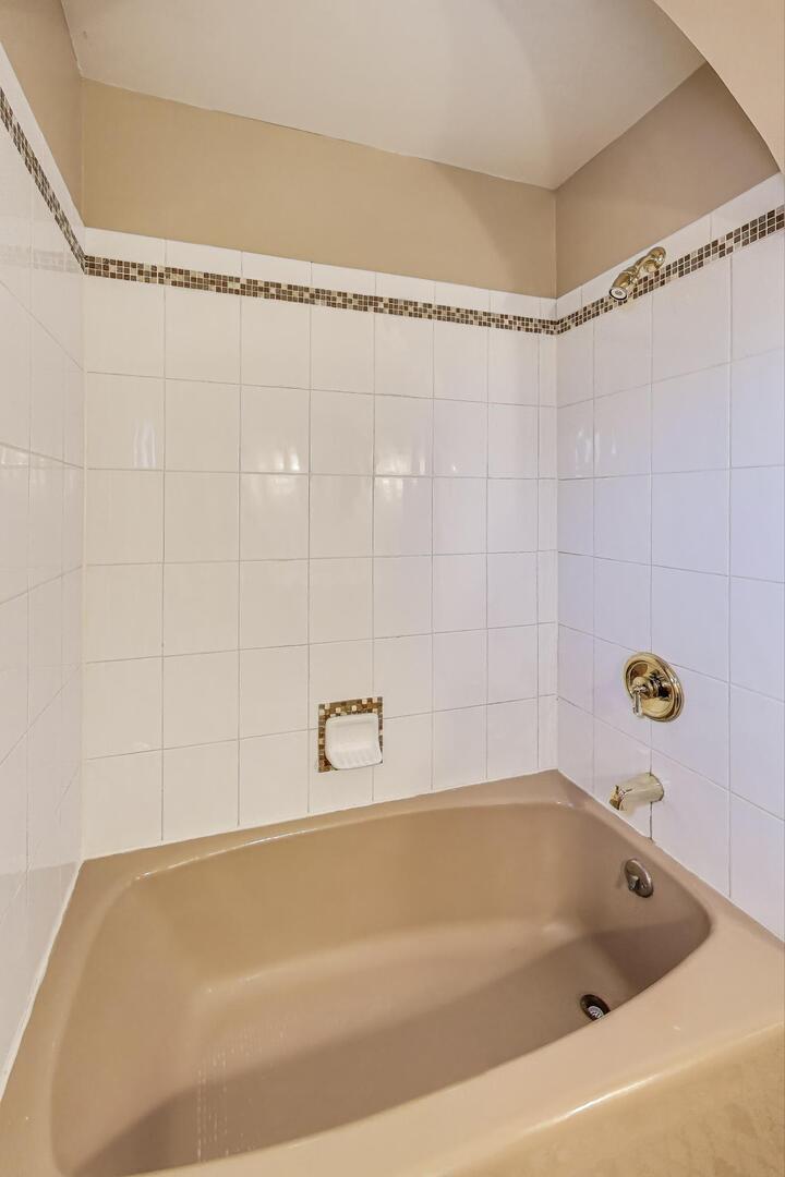 823 Cambridge Row Addison, IL 60101 - Photo 25 of 46