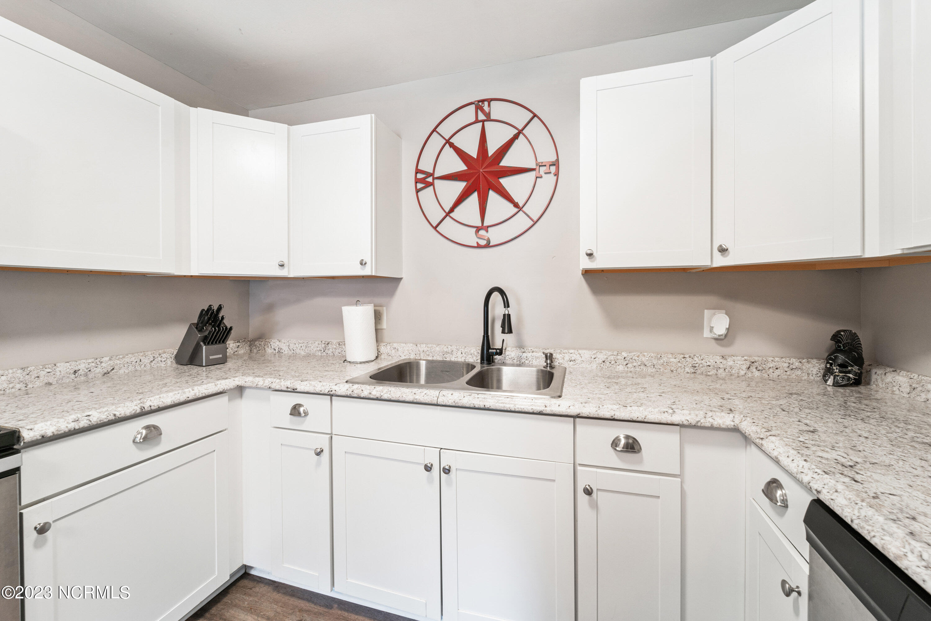 609 Dennis Road Jacksonville, NC 28546 - Photo 29 of 40 KITCHEN