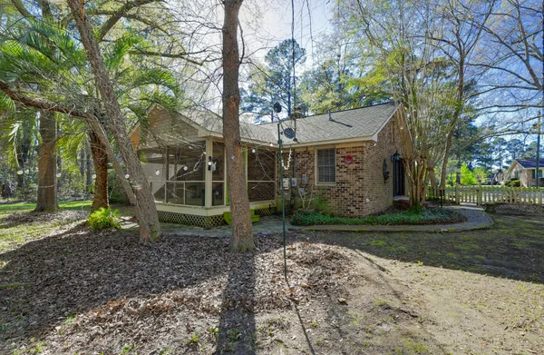 $300,000 | 101 Dorchester Lane, St. George, SC 29477