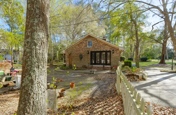 $300,000 | 101 Dorchester Lane, St. George, SC 29477