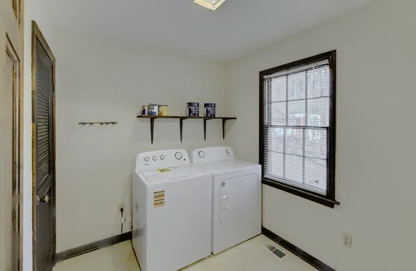 $300,000 | 101 Dorchester Lane, St. George, SC 29477