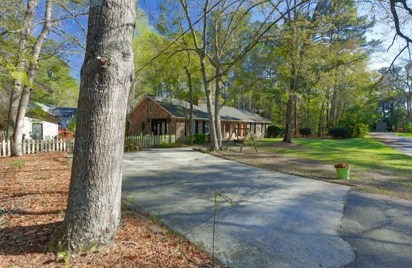 $300,000 | 101 Dorchester Lane, St. George, SC 29477
