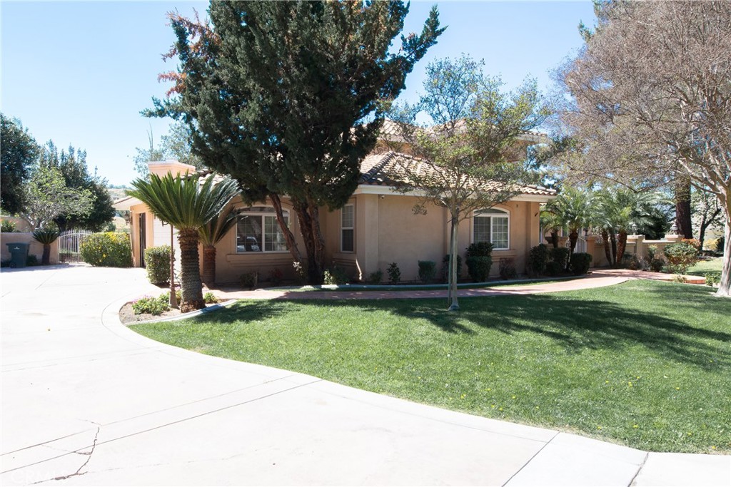 7361 Via Vista Riverside, CA 92506 - Photo 5 of 34 a view of a garden with a fountain