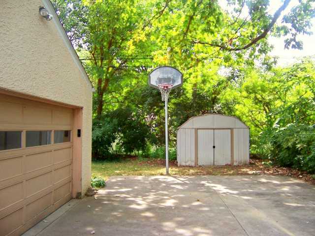 1767 Inchcliff Road Upper Arlington, OH 43221 - Photo 16 of 17