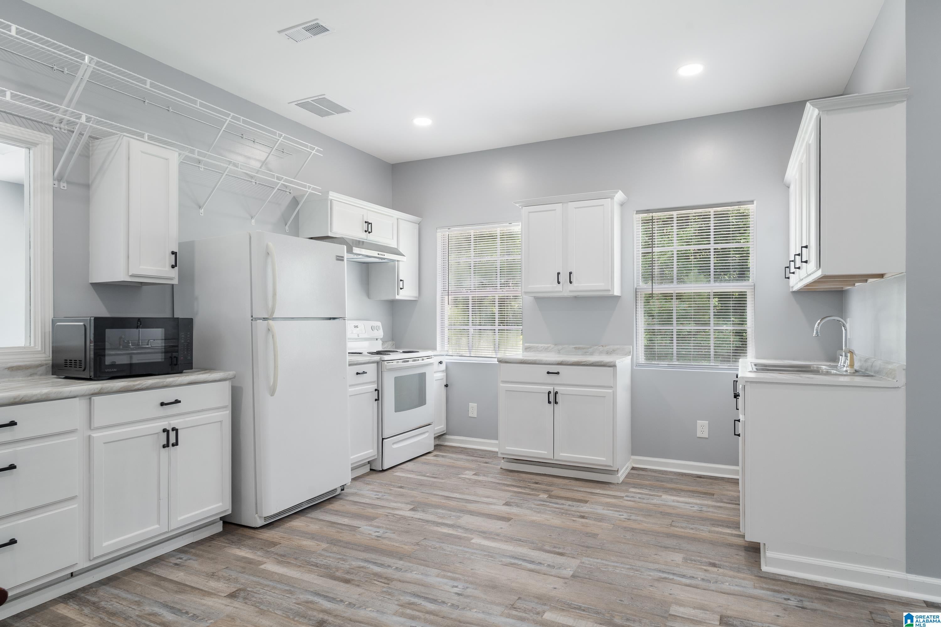 1283 Rogers Road Oneonta, AL 35121 - Photo 3 of 58