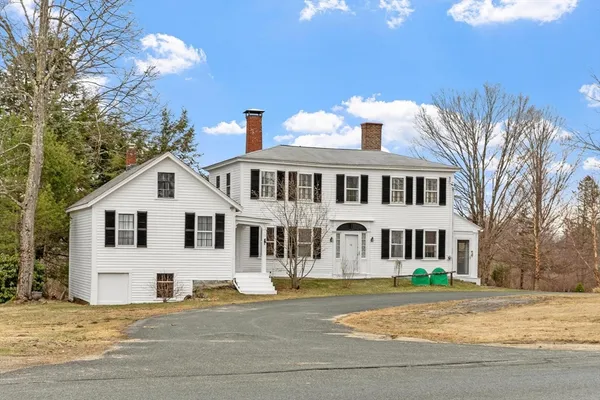 $499,000 | 12 On The Common, Royalston, MA 01368