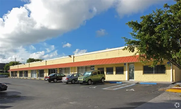 $1,800 | 1609 Northwest 38th Avenue, Lauderhill, FL 33311