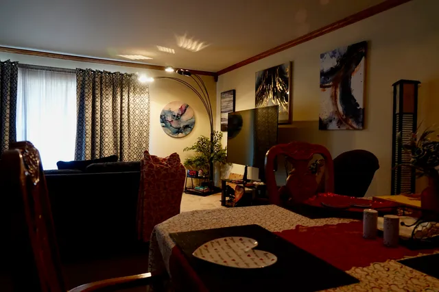 $294,500 | 10937 California Court, Orland Park, IL 60467