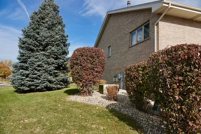 $294,500 | 10937 California Court, Orland Park, IL 60467