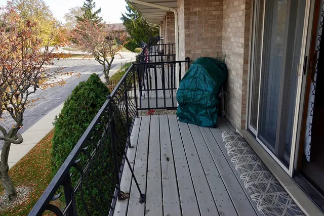 $294,500 | 10937 California Court, Orland Park, IL 60467