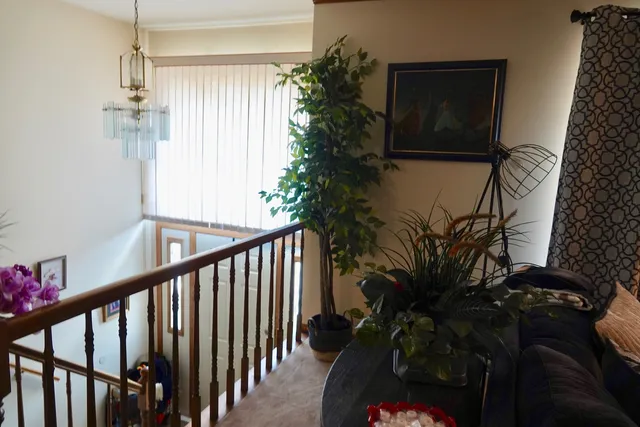 $294,500 | 10937 California Court, Orland Park, IL 60467