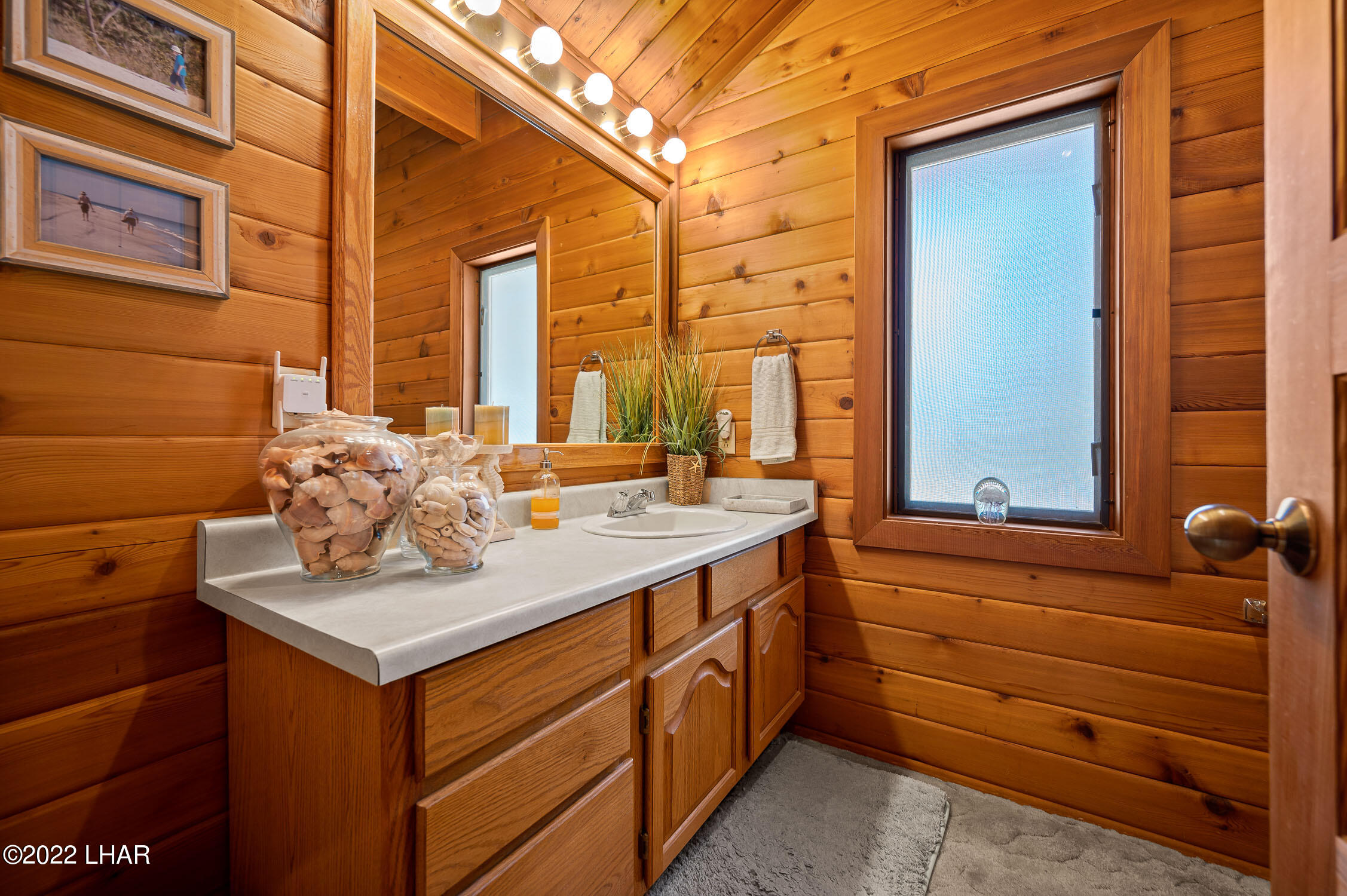 6712 Flag Mine Road Kingman, AZ 86401 - Photo 22 of 72 Tiled Walk in shower in main bath.