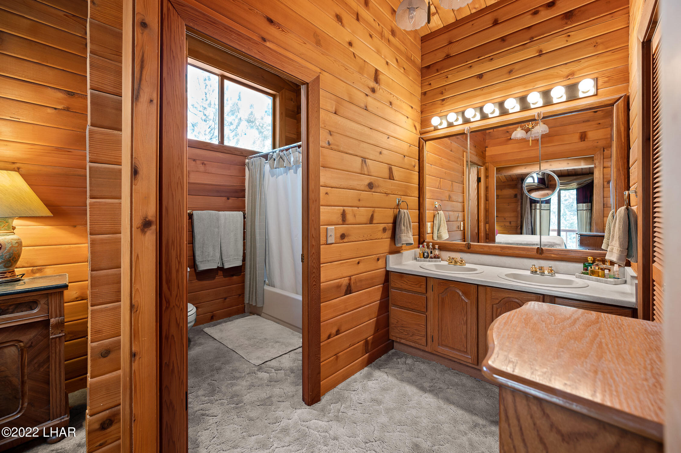 6712 Flag Mine Road Kingman, AZ 86401 - Photo 29 of 72 Master dual vanities with custom mirrors.