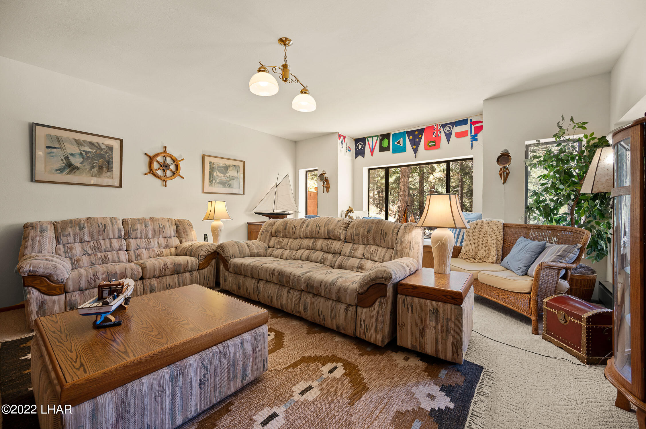 6712 Flag Mine Road Kingman, AZ 86401 - Photo 37 of 72 Spacious room with fireplace.