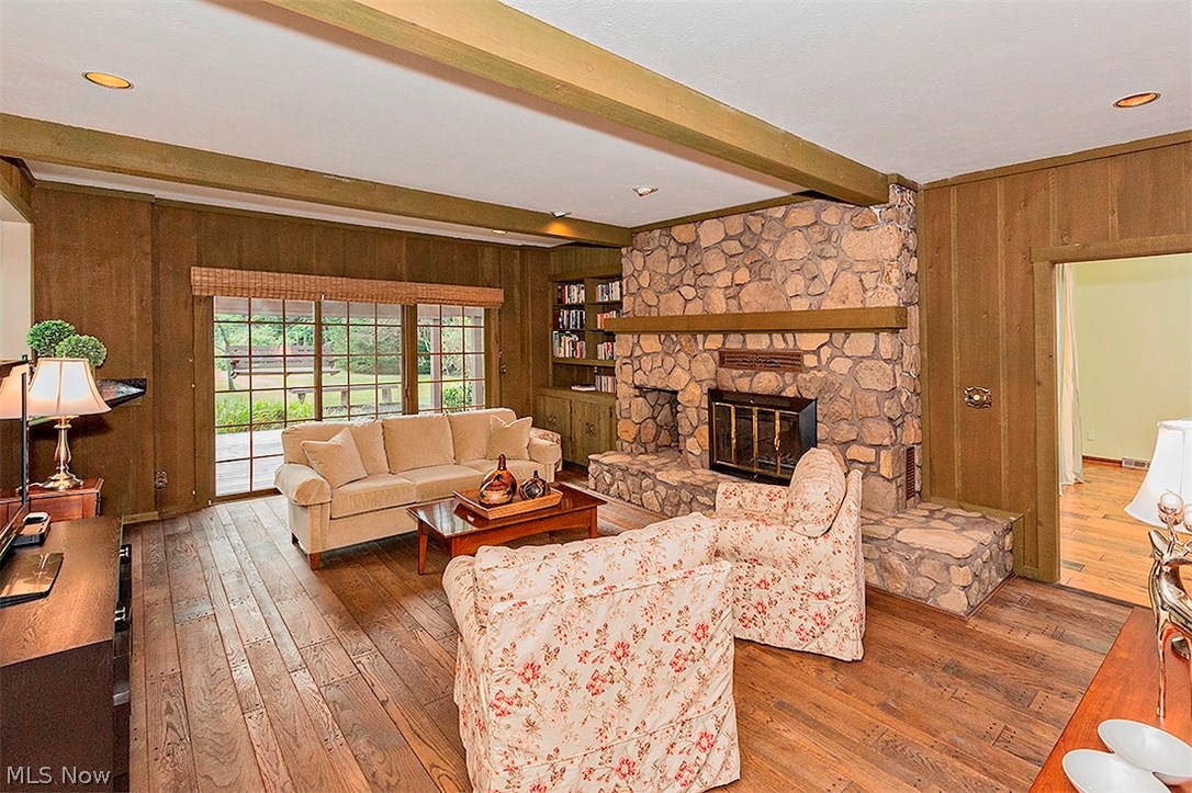 28576 Edgedale Road Cleveland, OH 44124 - Photo 5 of 21 Gallery Image 5
