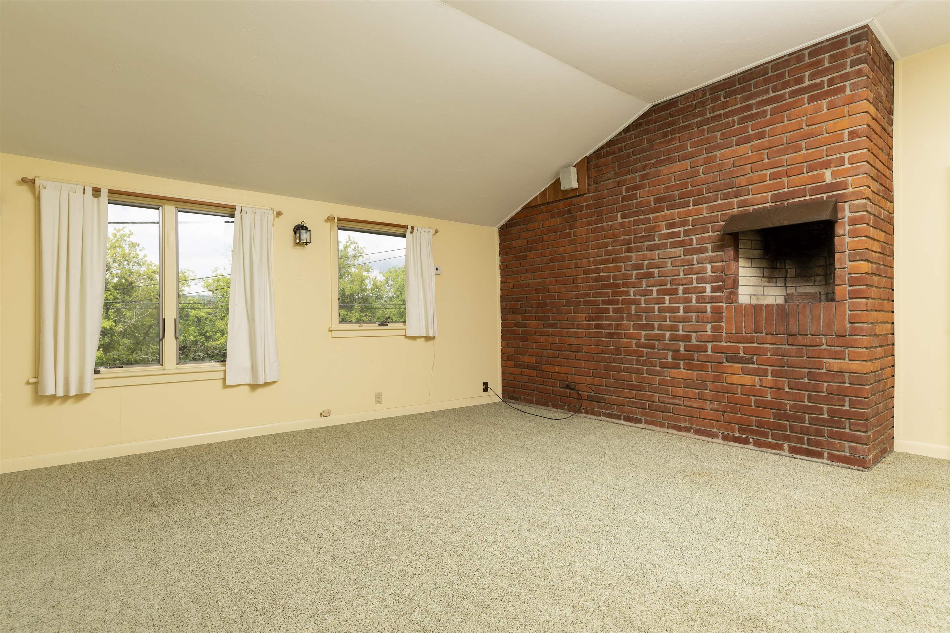 110 Prospect St Extension Lebanon, NH 03766 - Photo 3 of 40