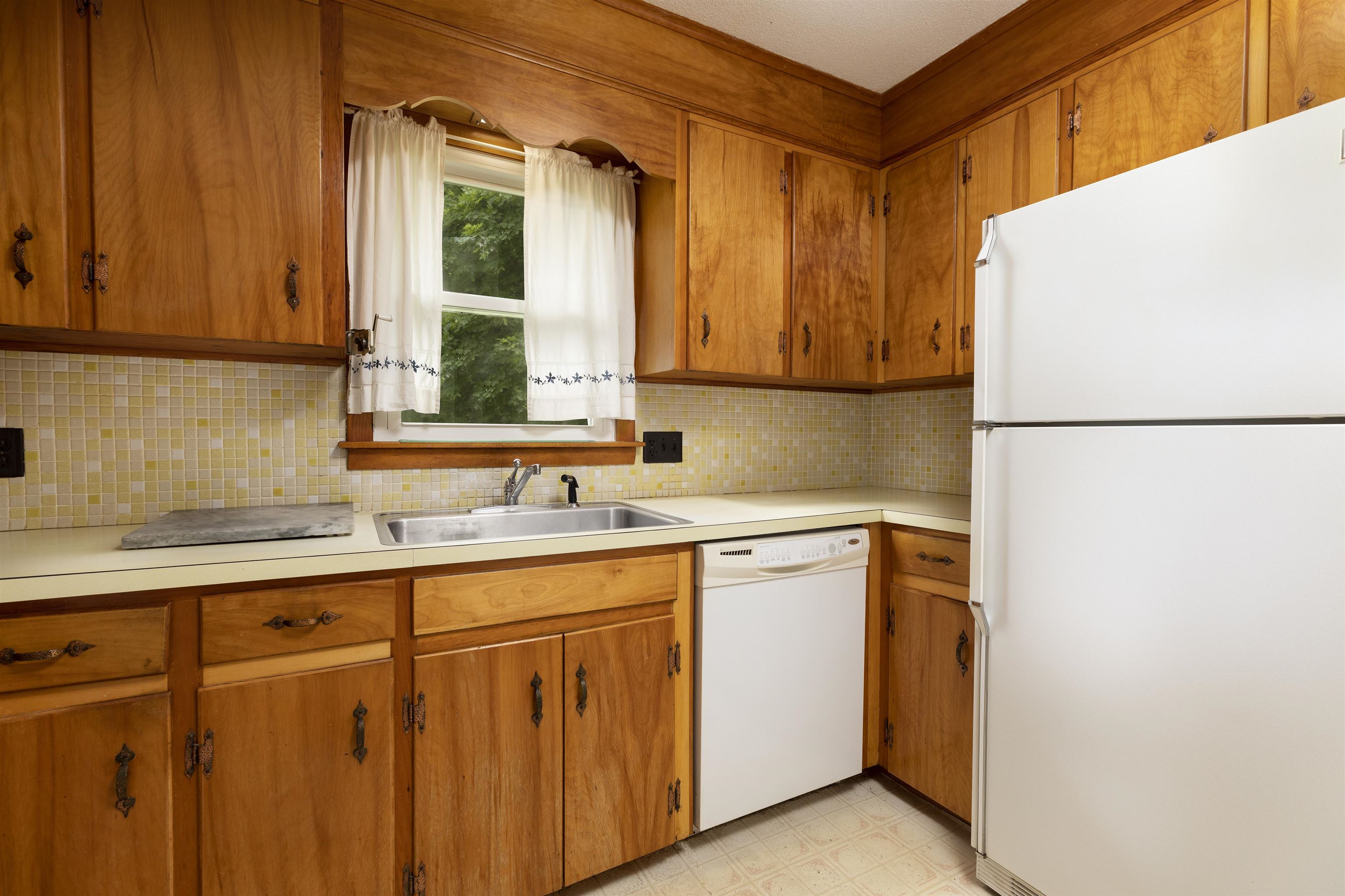 110 Prospect St Extension Lebanon, NH 03766 - Photo 8 of 40
