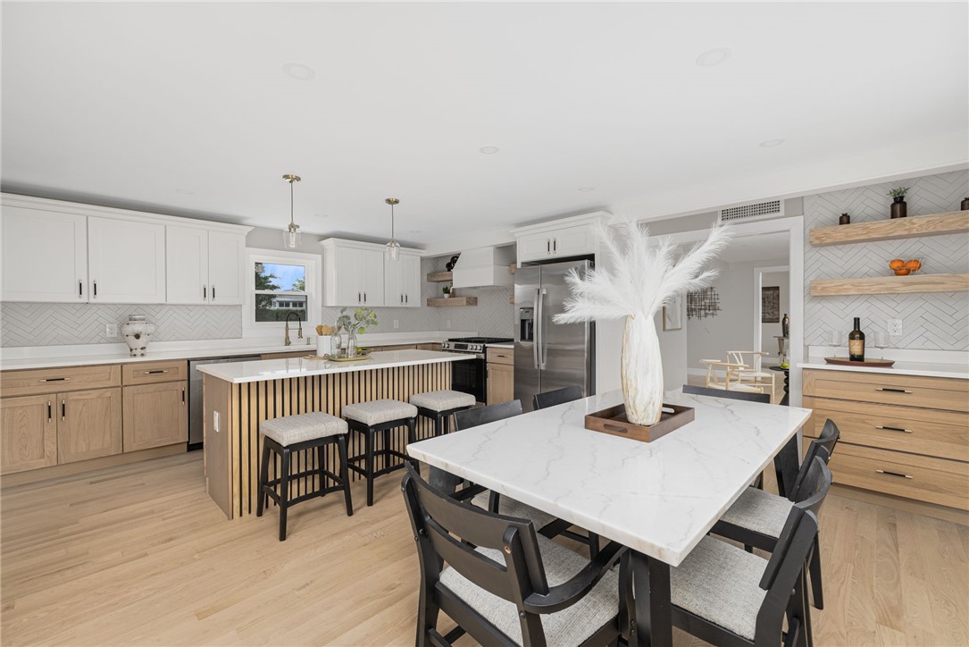 63 Aspen Road South Kingstown, RI 02879 - Photo 3 of 43