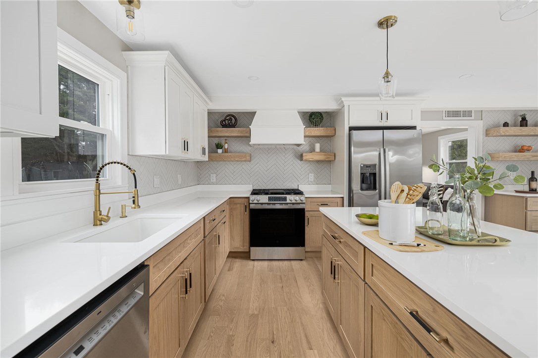 63 Aspen Road South Kingstown, RI 02879 - Photo 6 of 43