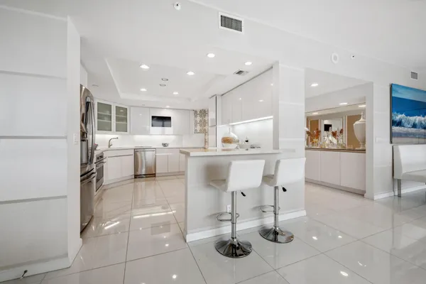 $35,000 | 2100 South Ocean Boulevard, Unit PH 607N, Palm Beach, FL 33480