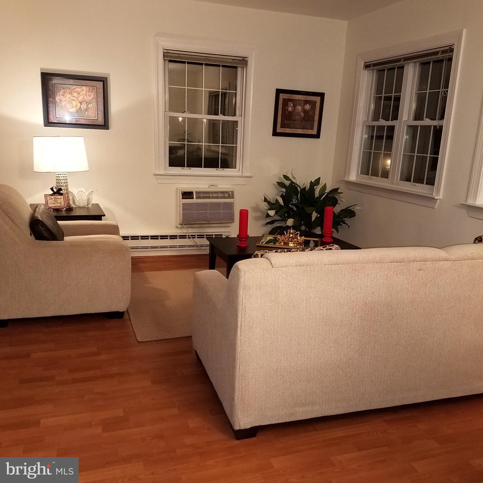 3221 Gunston Road, Unit 108 Alexandria, VA 22302 - Photo 5 of 20 Living Room