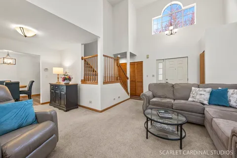 $340,000 | 94 Townsend Drive, Naperville, IL 60565