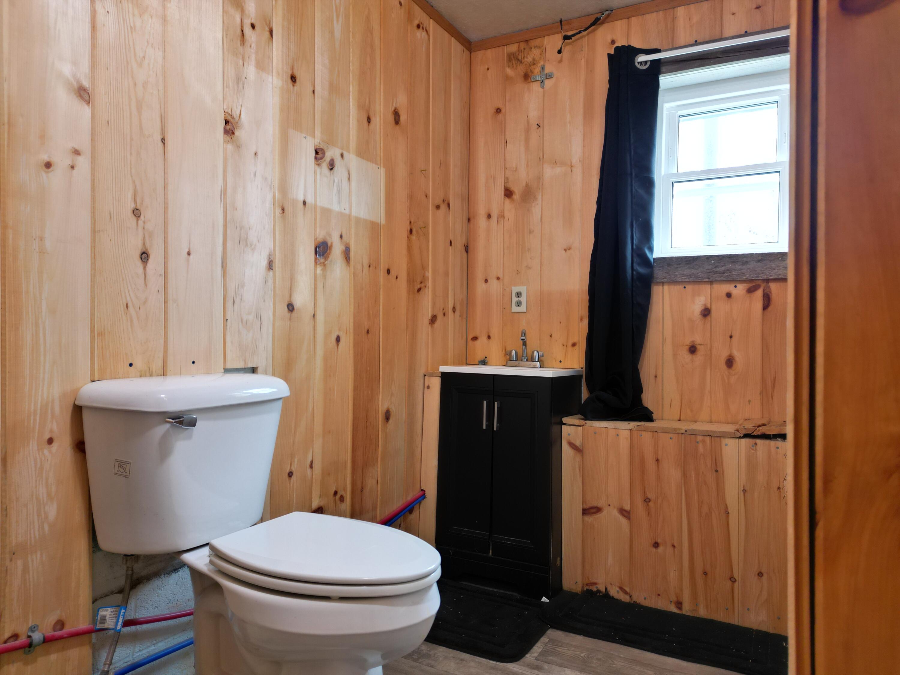 541 Liberty Road Eubank, KY 42567 - Photo 27 of 35 Bathroom
