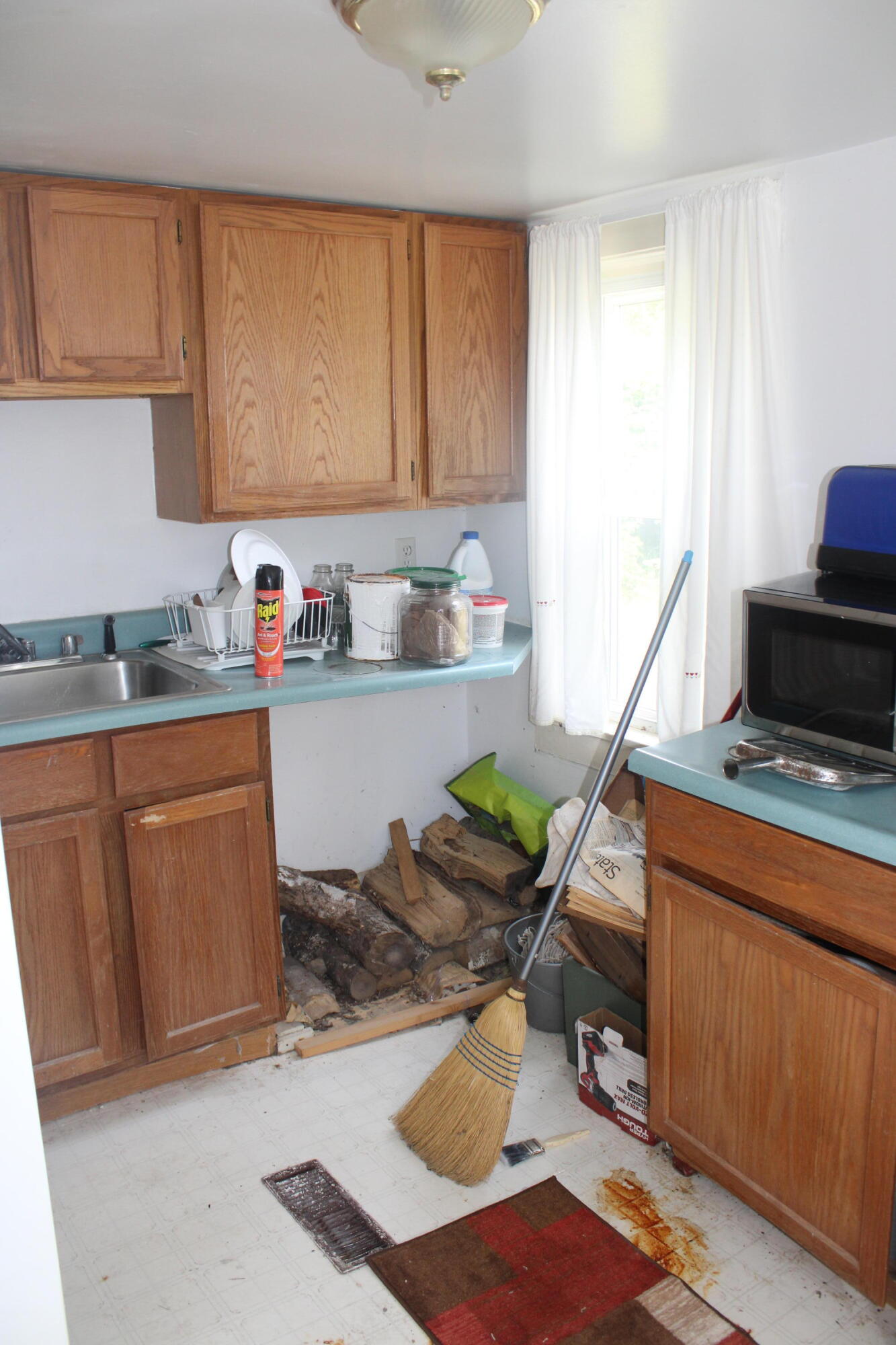 29 Davis Road Machias, ME 04654 - Photo 6 of 38 1st Floor- Corner of Kitchen from Entry