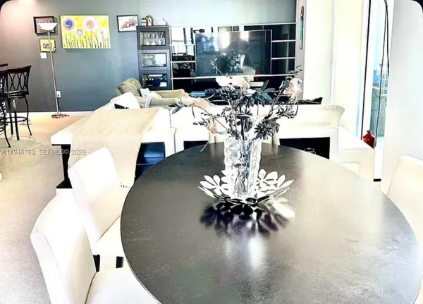 $3,999 | 253 Northeast 2nd Street, Unit 3903, Miami, FL 33132