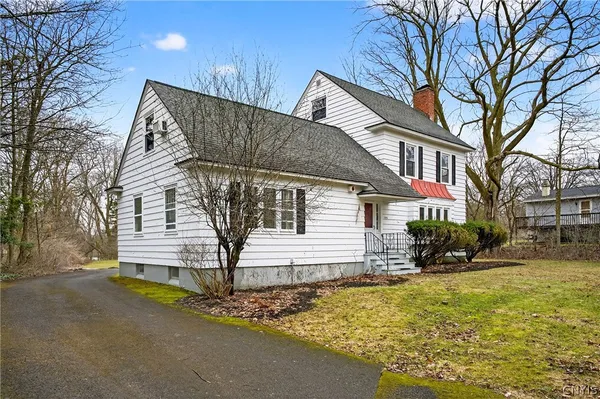 $399,000 | 125 Stoneridge Drive, DeWitt, NY 13214