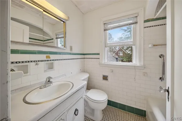 $399,000 | 125 Stoneridge Drive, DeWitt, NY 13214