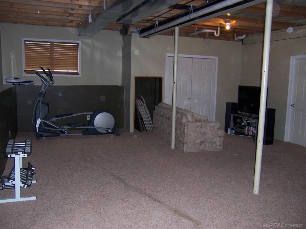 24966 Armada Ridge Road Armada, MI 48005 - Photo 13 of 24 31261777-12.JPG