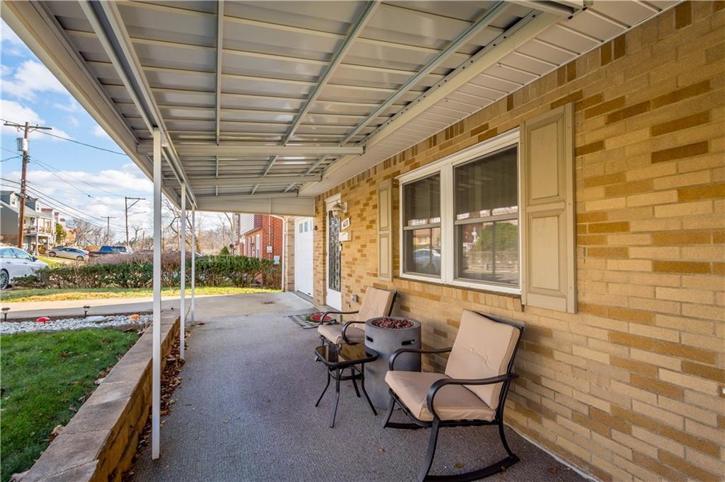408 Pointview Road Pittsburgh, PA 15227 - Photo 2 of 29 Gallery Image 2