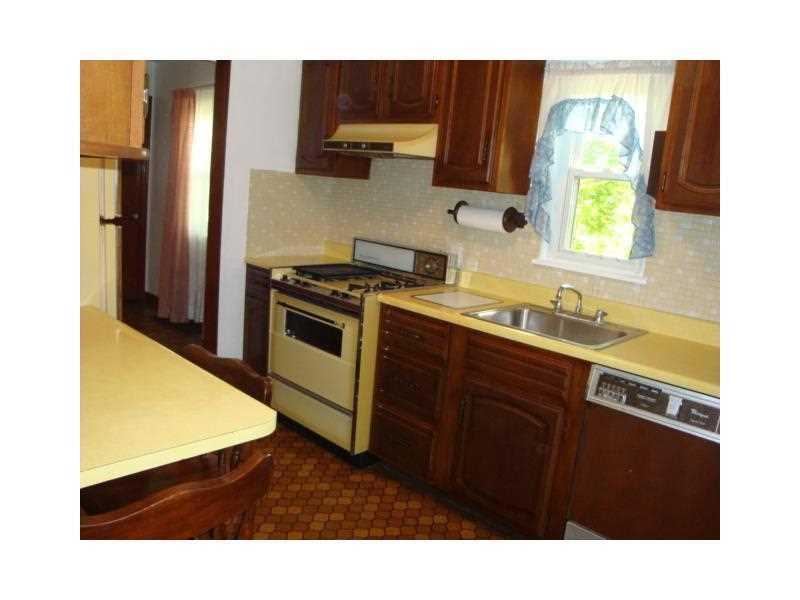 3522 Foster Road North Versailles, PA 15137 - Photo 8 of 22 Kitchen.
