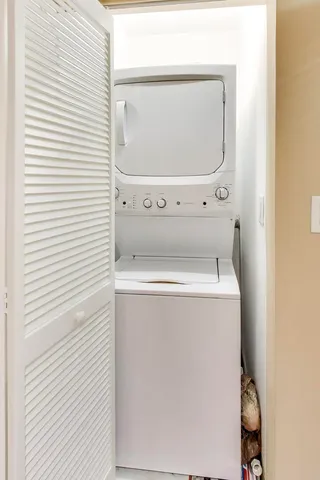 $300,000 | 1650 Riverwoods Drive, Unit 706, Melrose Park, IL 60160