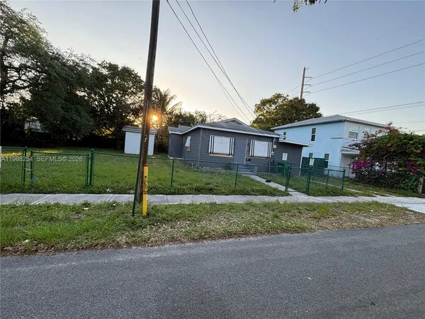 $670,000 | 214 Southwest 1st Avenue, Dania Beach, FL 33004