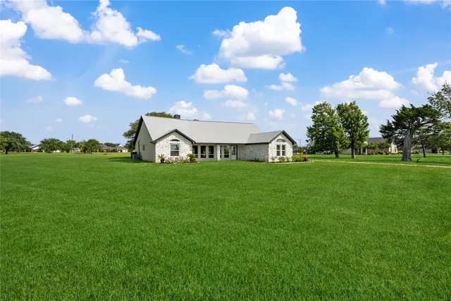 $4,000 | 9035 Water Point Drive, Beach City, TX 77523