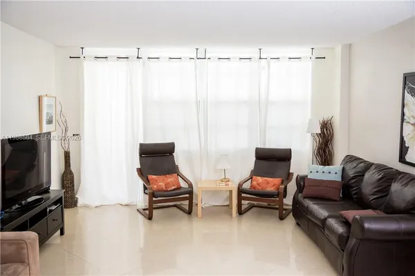 $3,000 | 3725 South Ocean Drive, Unit 1003, Hollywood, FL 33019