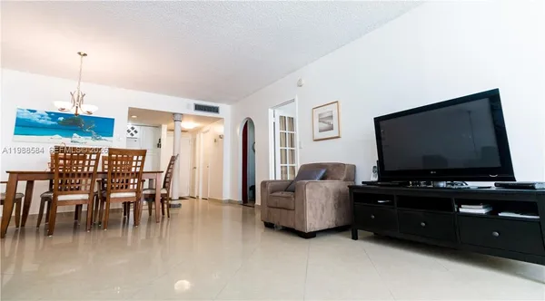 $3,000 | 3725 South Ocean Drive, Unit 1003, Hollywood, FL 33019