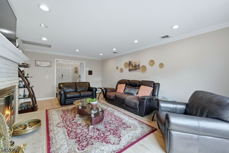 41 Florham Road Parsippany, NJ 07054 - Photo 13 of 49 Gallery Image 13