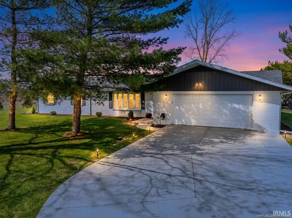 $279,900 | 1609 East Royerton Drive, Muncie, IN 47303