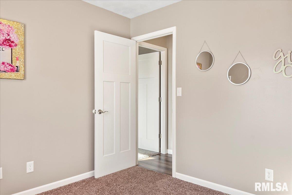 2416 Stokebridge Road Springfield, IL 62702 - Photo 16 of 31