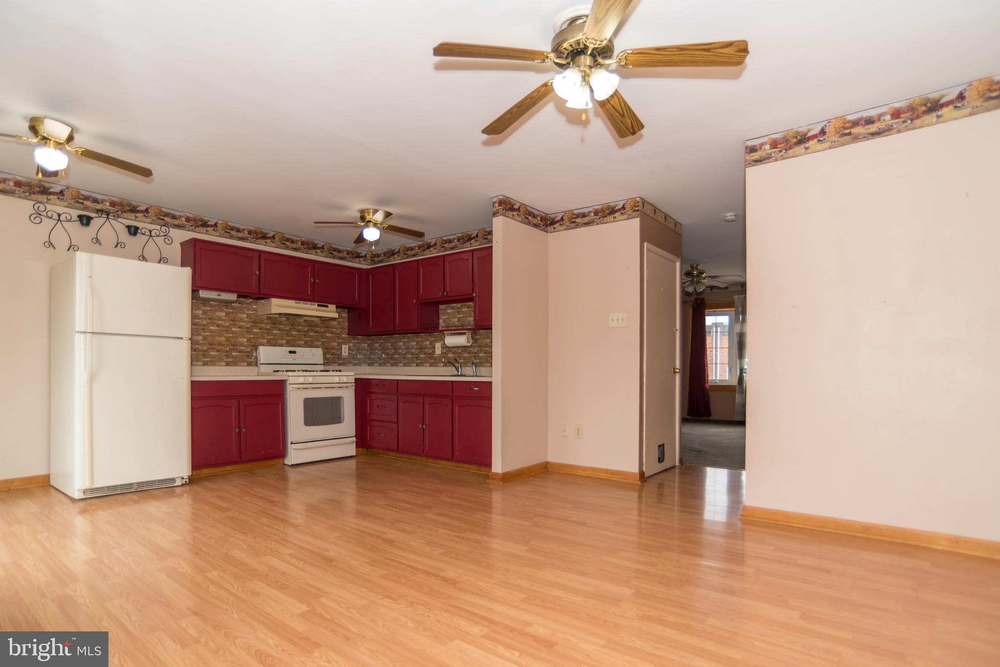 12406 Dunks Ferry Road Philadelphia, PA 19154 - Photo 3 of 28 Open concept Kitchen/Dining room