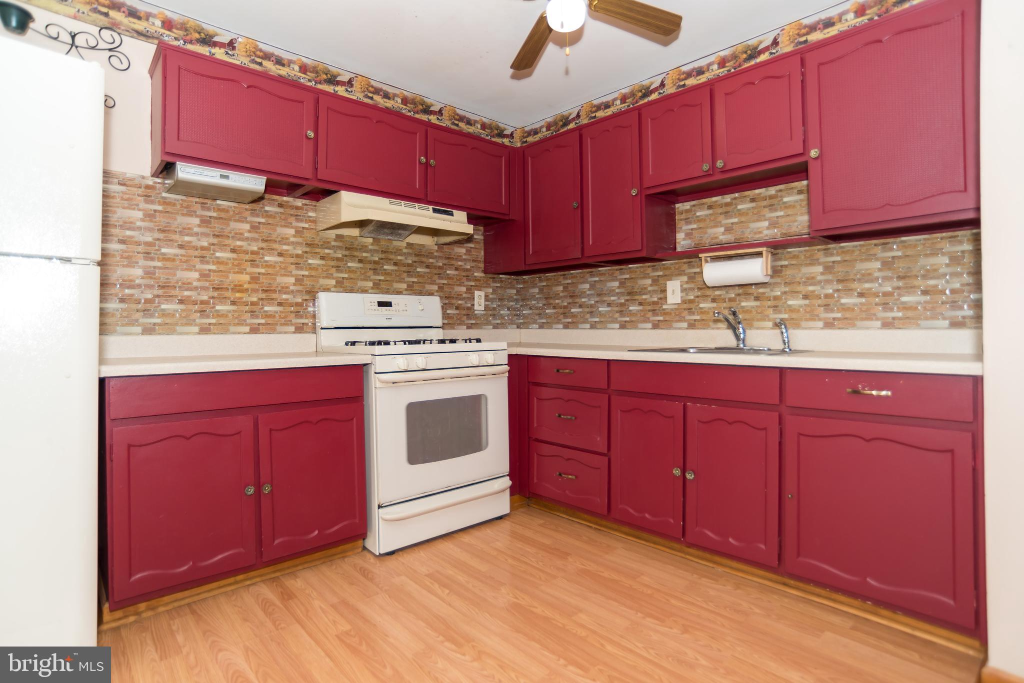 12406 Dunks Ferry Road Philadelphia, PA 19154 - Photo 7 of 28 Kitchen